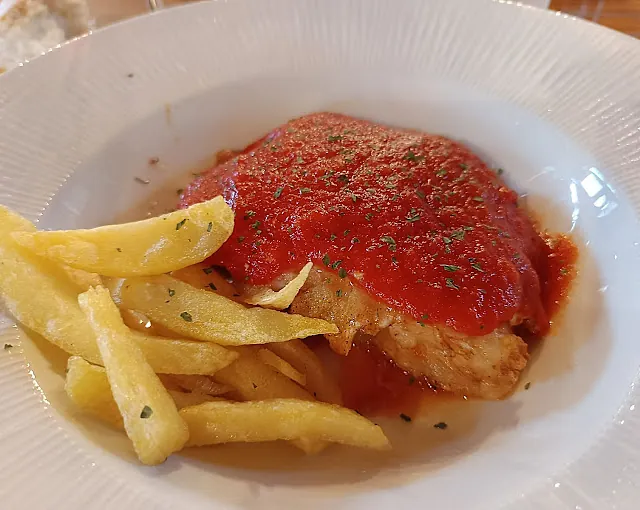 Mesón San Cipriano pescado con patatas